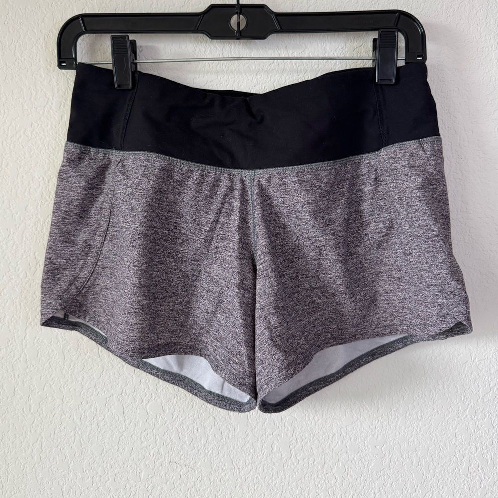 Lululemon Women’s Athletic Shorts Sz 4 Gray Heathered Black Waistband 4” Running
